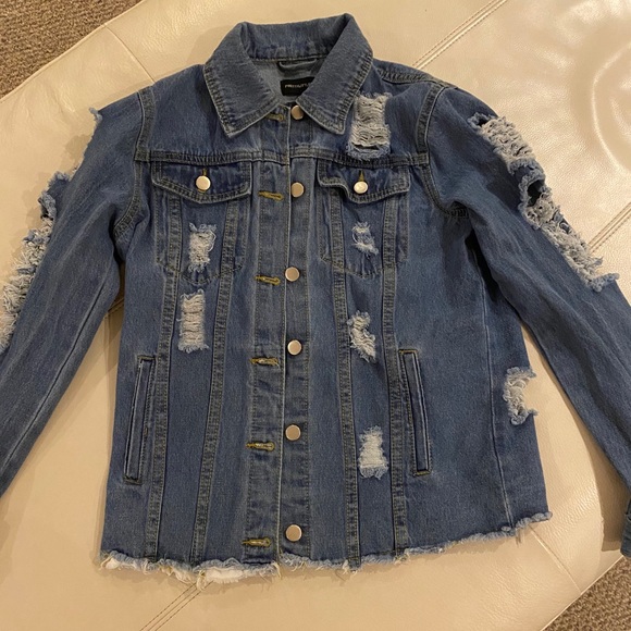 Distressed jean jacket - Picture 1 of 5